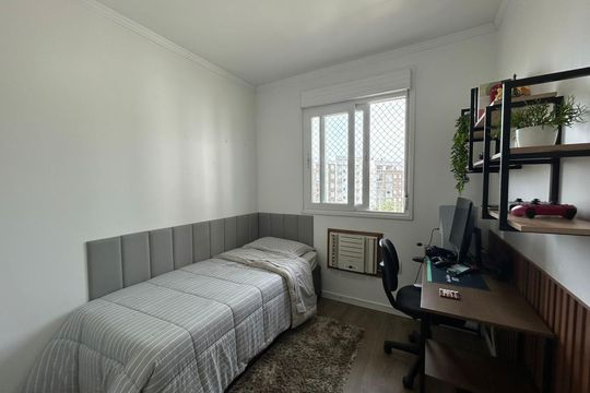 Quarto  de apartamento para alugar com 3 quartos, 70m² em Jardim Sabará, Porto Alegre