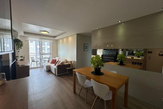 Sala de apartamento para alugar com 3 quartos, 70m² em Jardim Sabará, Porto Alegre