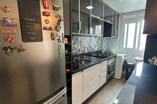 Cozinha de apartamento para alugar com 3 quartos, 70m² em Jardim Sabará, Porto Alegre