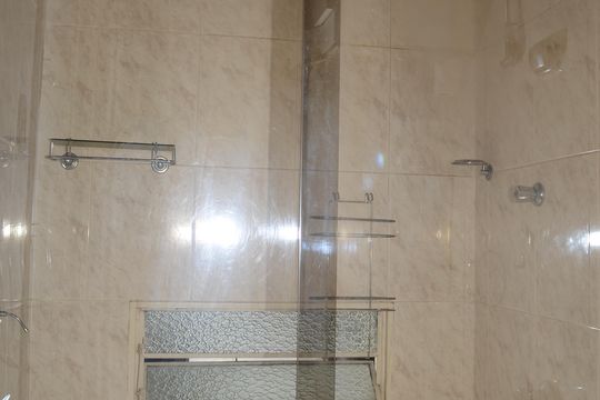 Banheiro da Suíte de casa para alugar com 2 quartos, 158m² em São Gabriel, Belo Horizonte