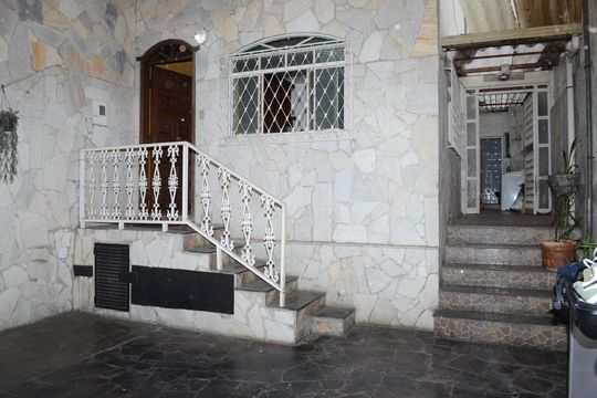 Fachada de casa para alugar com 2 quartos, 158m² em São Gabriel, Belo Horizonte