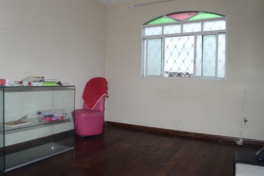 Quarto 3 de casa para alugar com 2 quartos, 158m² em São Gabriel, Belo Horizonte