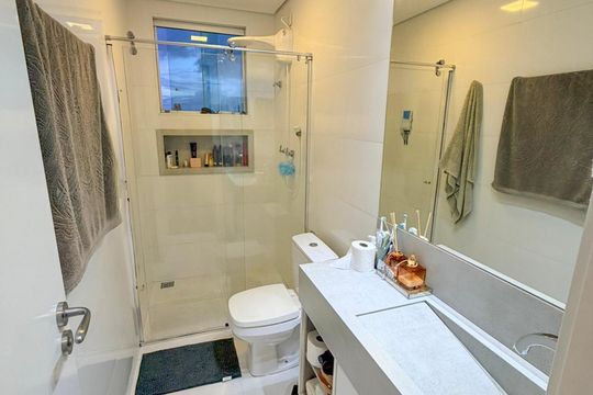 Banheiro social de apartamento à venda com 2 quartos, 103m² em Inconfidência, Belo Horizonte