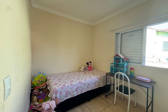 Quarto 2 de casa à venda com 3 quartos, 140m² em Umuarama, Osasco