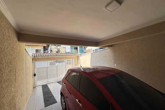 Garagem de casa à venda com 3 quartos, 140m² em Umuarama, Osasco