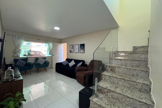 Casa à venda com 3 quartos, 140m² em Umuarama, Osasco