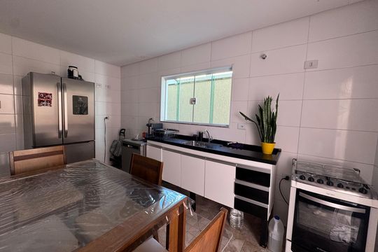 Cozinha de casa à venda com 3 quartos, 140m² em Umuarama, Osasco
