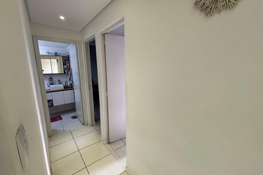Corredor de apartamento à venda com 2 quartos, 50m² em Vila Pierina, São Paulo