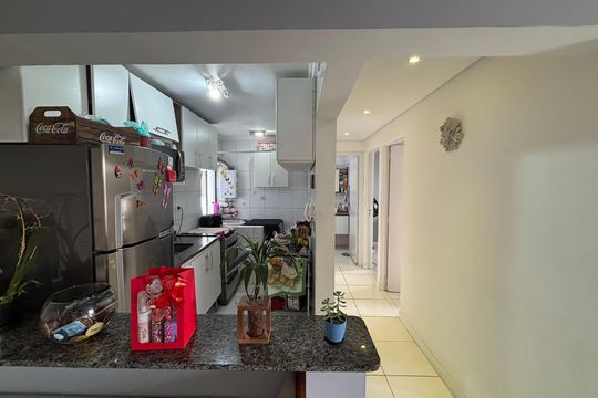 Cozinha de apartamento à venda com 2 quartos, 50m² em Vila Pierina, São Paulo