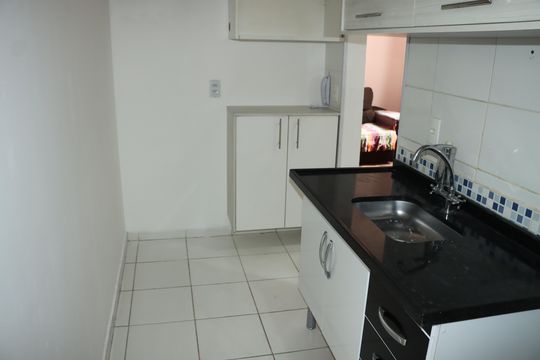 Cozinha de apartamento para alugar com 2 quartos, 47m² em Jardim Central, Cotia