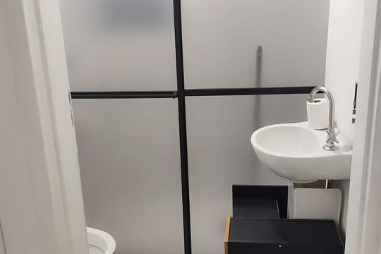 Banheiro de apartamento à venda com 2 quartos, 50m² em Jardim Campestre, São Bernardo do Campo