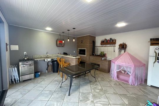 Casa à venda com 2 quartos, 296m² em Duque de Caxias, São Leopoldo