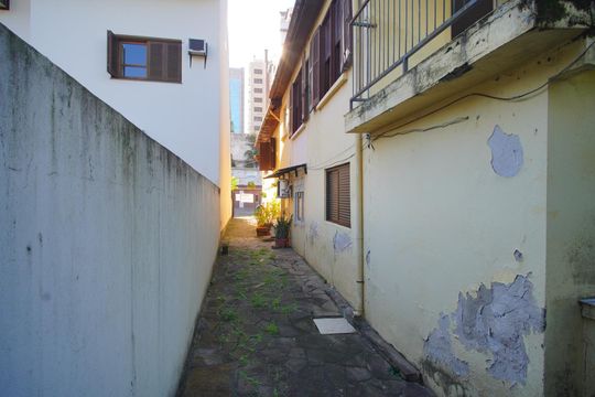Garagem de casa à venda com 4 quartos, 160m² em São João, Porto Alegre