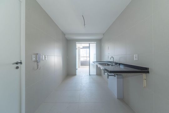 Cozinha de apartamento à venda com 4 quartos, 180m² em Jardim das Acacias, São Paulo