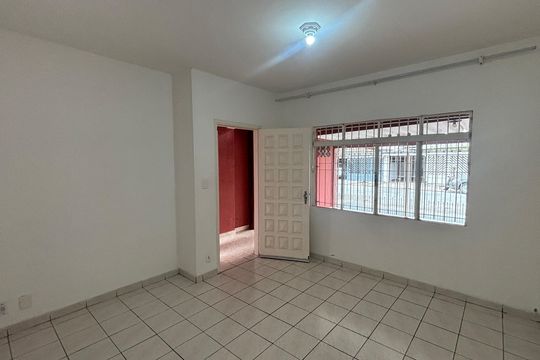 Sala de casa para alugar com 2 quartos, 125m² em Jardim Cambui, Santo André