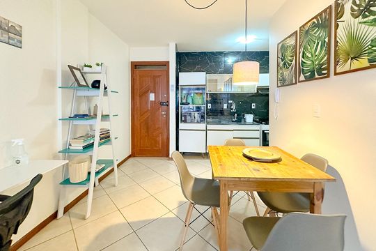 Sala de Jantar de apartamento para alugar com 1 quarto, 47m² em Canasvieiras, Florianópolis