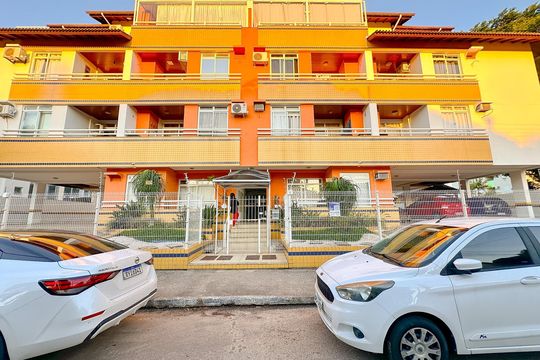 Fachada de apartamento para alugar com 1 quarto, 47m² em Canasvieiras, Florianópolis