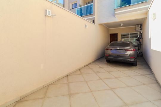 Garagem de casa à venda com 3 quartos, 102m² em Vila Lucia, São Paulo