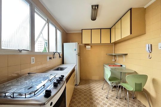 Cozinha de apartamento para alugar com 1 quarto, 55m² em Itaim Bibi, São Paulo