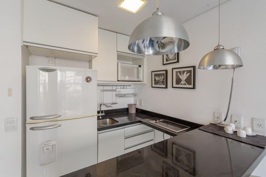 Cozinha de apartamento para alugar com 1 quarto, 52m² em Vila Nova Conceição, São Paulo