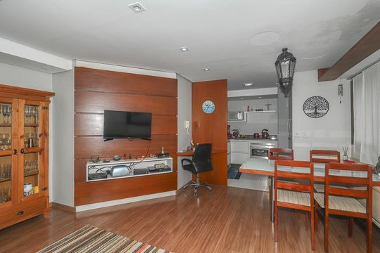 Sala de apartamento à venda com 1 quarto, 50m² em Jardim Floresta, Porto Alegre
