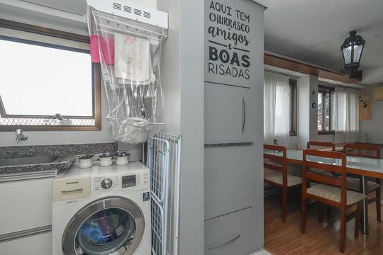 Cozinha de apartamento à venda com 1 quarto, 50m² em Jardim Floresta, Porto Alegre