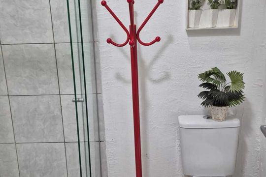 Banheiro de casa para alugar com 2 quartos, 70m² em Jardim Oriental, São Paulo