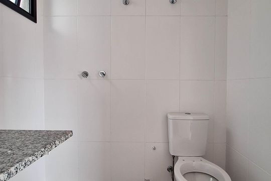 Banheiro de kitnet/studio à venda com 1 quarto, 39m² em Ingá, Niterói
