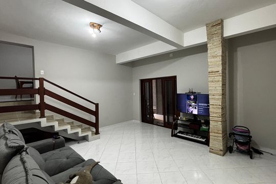 Casa à venda com 3 quartos, 320m² em Parque Oratório, Santo André