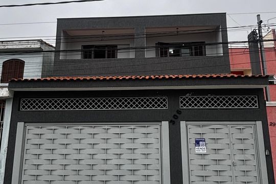 Fachada de casa à venda com 3 quartos, 320m² em Parque Oratório, Santo André