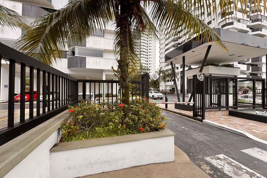Fachada de apartamento à venda com 3 quartos, 80m² em Barra da Tijuca, Rio de Janeiro