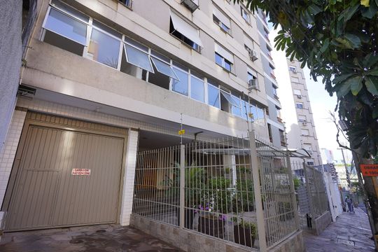 Fachada de apartamento para alugar com 1 quarto, 40m² em Centro Histórico, Porto Alegre