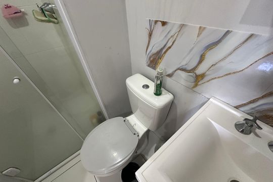 Banheiro de apartamento para alugar com 2 quartos, 60m² em Parque Viana, Barueri