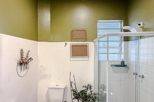 Banheiro de casa de condomínio para alugar com 3 quartos, 97m² em Vila Mariana, São Paulo