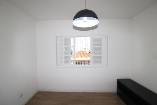 Quarto 3 de casa para alugar com 2 quartos, 160m² em Vila Santa Maria, São Paulo