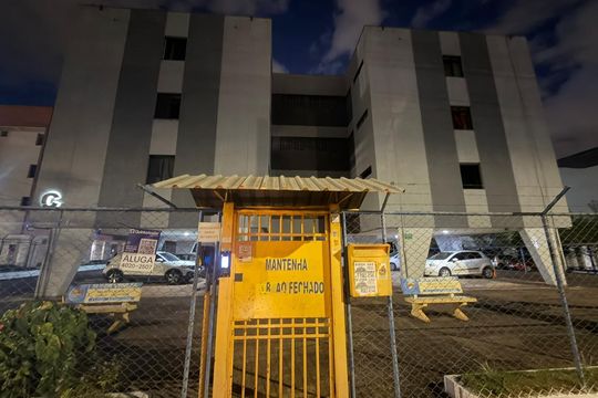 Fachada do bloco de apartamento para alugar com 3 quartos, 75m² em Taguatinga, Brasília