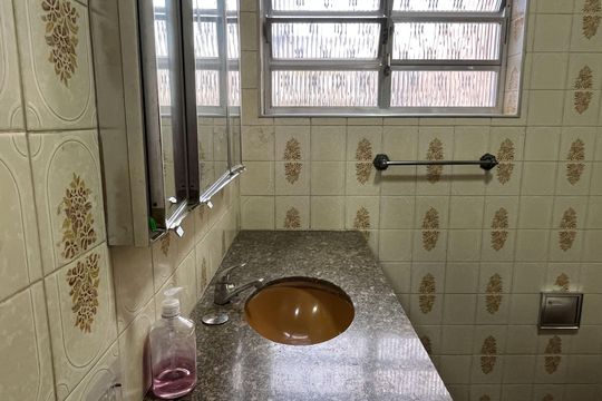Banheiro 2 de casa para alugar com 6 quartos, 300m² em Vila Matias, Santos