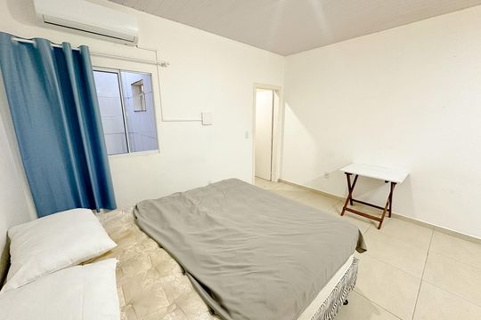 Quarto de kitnet/studio para alugar com 1 quarto, 25m² em Canasvieiras, Florianópolis