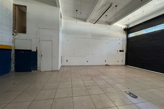 Salão comercial de casa para alugar com 2 quartos, 380m² em Rochdale, Osasco