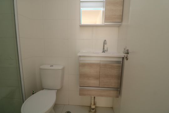 Banheiro de apartamento para alugar com 1 quarto, 26m² em Vila Ema, São Paulo