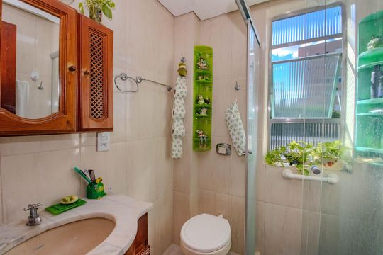 Banheiro de apartamento para alugar com 2 quartos, 130m² em Cristo Redentor, Porto Alegre