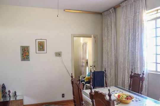 Sala  de casa à venda com 4 quartos, 214m² em Barroca, Belo Horizonte