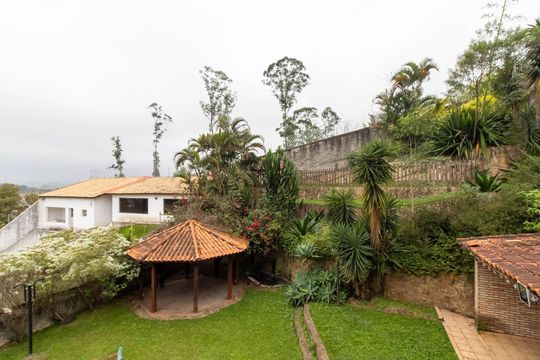 Vista da Suíte 2 de casa de condomínio à venda com 5 quartos, 450m² em Portal dos Gramados, Guarulhos