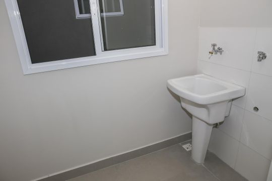 Cozinha e Área de Serviço de apartamento para alugar com 2 quartos, 46m² em Barra Funda, São Paulo