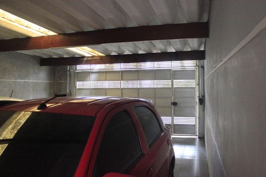 Garagem de casa à venda com 4 quartos, 242m² em Vila Rosalia, Guarulhos