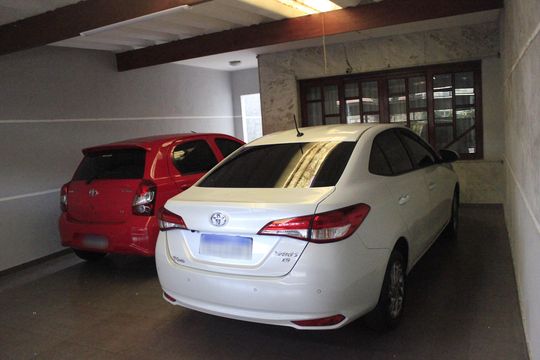 Garagem de casa à venda com 4 quartos, 242m² em Vila Rosalia, Guarulhos