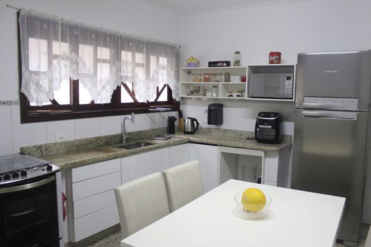 Cozinha de casa à venda com 4 quartos, 242m² em Vila Rosalia, Guarulhos