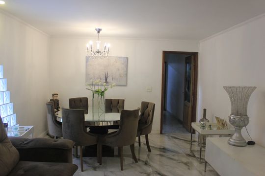 Sala de casa à venda com 4 quartos, 242m² em Vila Rosalia, Guarulhos