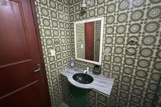 Banheiro de casa à venda com 4 quartos, 194m² em Vila Valqueire, Rio de Janeiro