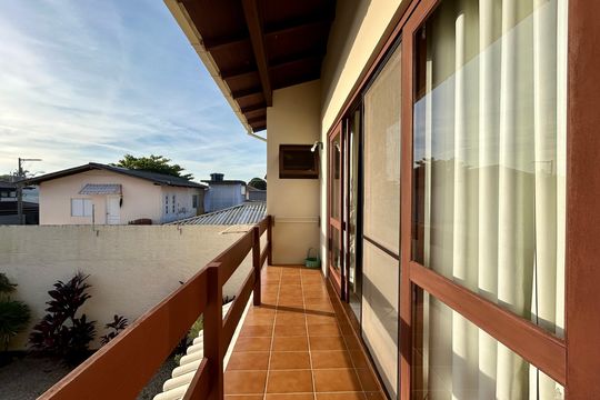 Varanda de casa para alugar com 5 quartos, 391m² em Santa Monica, Florianópolis